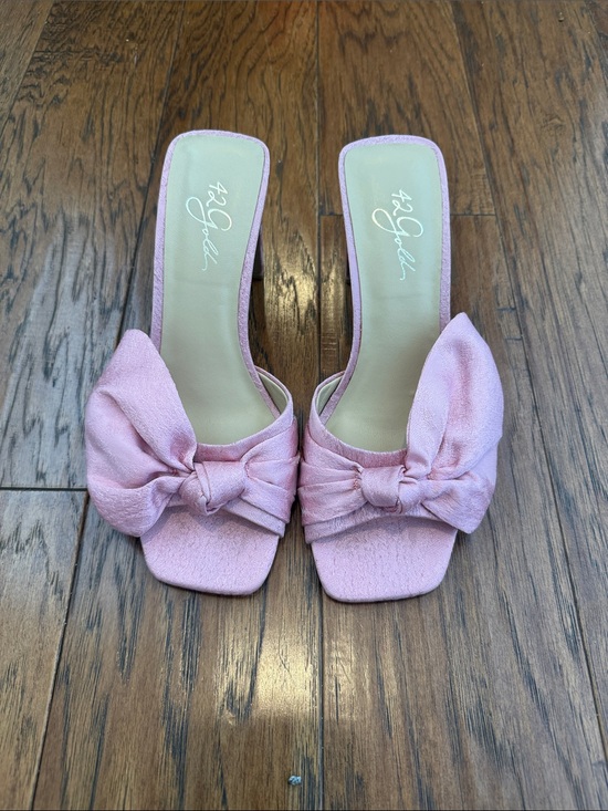 42 GOLD Shoes - 42 GOLD Pastel Pink Knotted Bow Slide Heels, 7.5